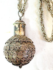 VINTAGE BALI STERLING SILVER PERFUME BOTTLE NECKLACE 18 INCH -FREE SHIP