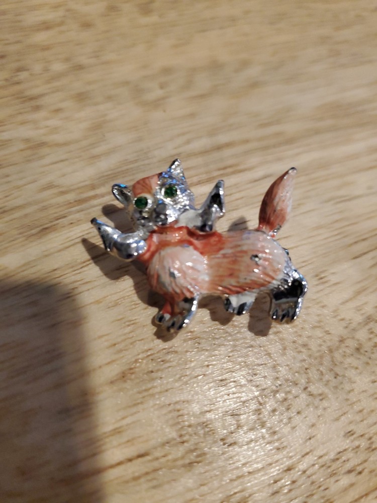 Vintage Kitty Cat Pin with pink body and Emerald Rhinestones Eyes