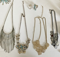 Vintage Lot COSTUME JEWELRY All Wearable & Nice 48 pieces