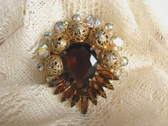 Vintage JULIANA D&E TOPAZ Root Beer BROOCH Rhinestone & Filigree Ball BOOK PIECE