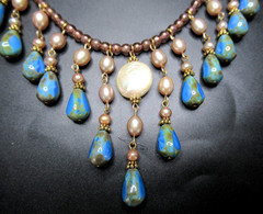 Beautiful Czech Glass & Pearl Drippy Necklace Earring Set