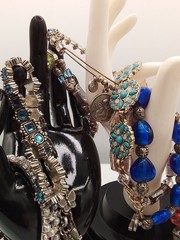 16 LOT R VINTAGE ESTATE BRACELETS TENNIS TOGGLE CHARM STRETCH BANGLE VARIETY