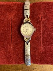 Vintage Benrus Women’s Watch Diamond AccentsStretch Windup RUNS 2490 550 Ladies