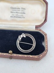 Antique Vtg 14k White Gold Filigree Art Deco Bow Ribbon Wreath Brooch Pin