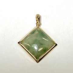 Ming’s Honolulu 14K Yellow Gold Square Cabochon Jade 18mm Pendant 5.2 g