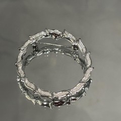 Vintage Gerry’s Wreath Brooch Pin Silver Tone Textured Leaf Costume Jewelry