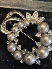 Vintage Jewelry Lot 9 Pc Bead Bracelet Key Frog Circle Pins Brooch Waltham Watch