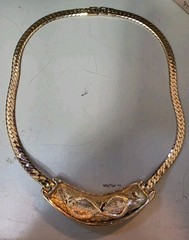 Vintage Black Gold Tone And White Necklace 7 Inches Around