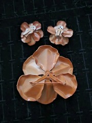 Vintage Enamel Flower Brooch & Clip Earrings Metal Mod Set Brown & Tan Jewelry