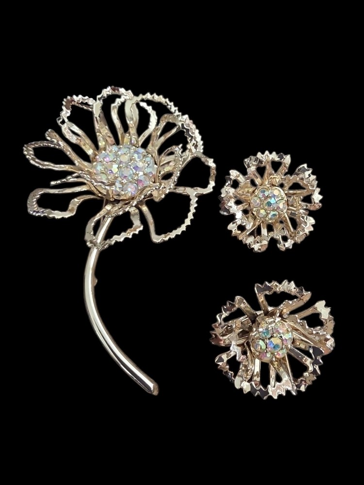 Vtg Sarah Coventry Allusion Flower Brooch & Clip Earrings 1968