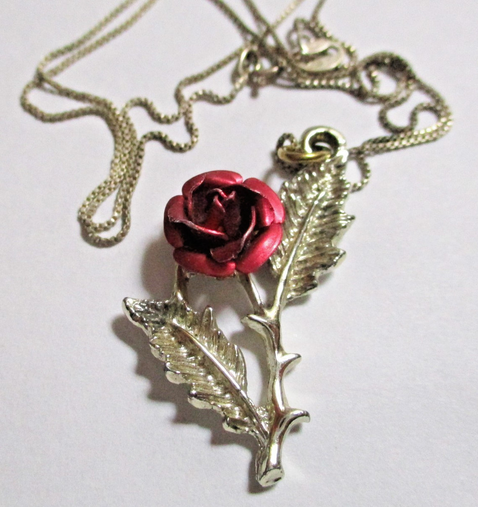 VINTAGE RED METAL ROSE PENDANT ON 925 STERLING SILVER ROMANIA CHAIN NECKLACE
