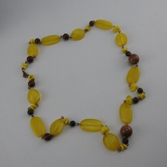 Vintage Plastic Resin Beaded Necklace Yellow Brown No Clasp