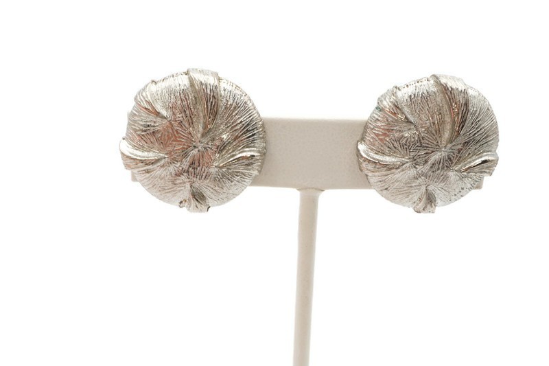 Vintage Clip On Earrings Silver Tone Textured T4