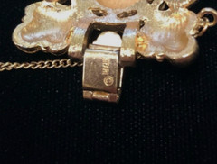 VINTAGE- SIGNED- CROWN TRIFARI – GOLDTONE-LINK- BRACELET- 1955-1969-Safety Clasp