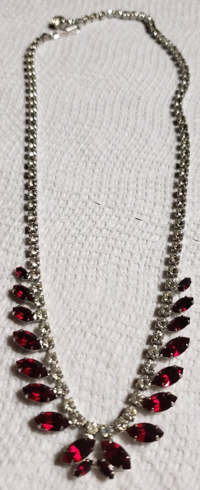 Absolutely Stunning Vintage b david Rhinestone Necklace Beautiful Ruby Red Stone