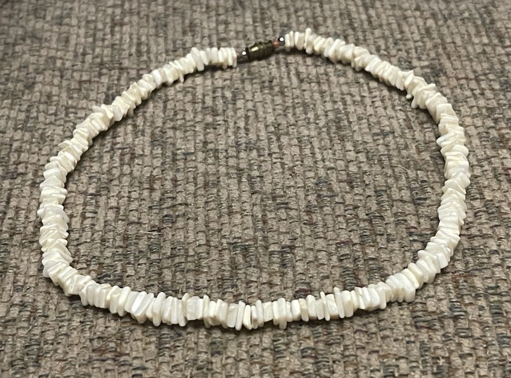 Vintage Natural Hawaiian Puka Shell Necklace 8 Inch Length Surfer