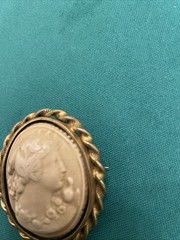Antique BEAUTIFUL Carved SIDE PORTRAIT Cameo Brooch 2.25” High Relief