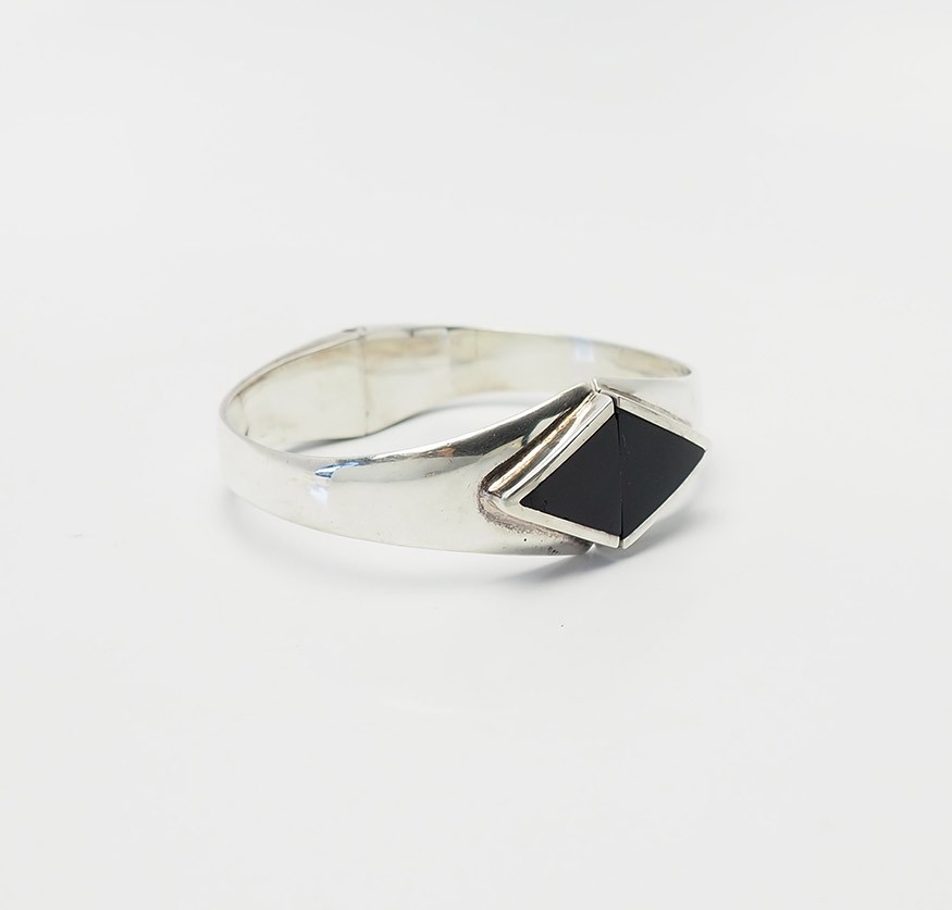 Fun vintage onyx triangle geometry sterling silver spring cuff bracelet Mexico