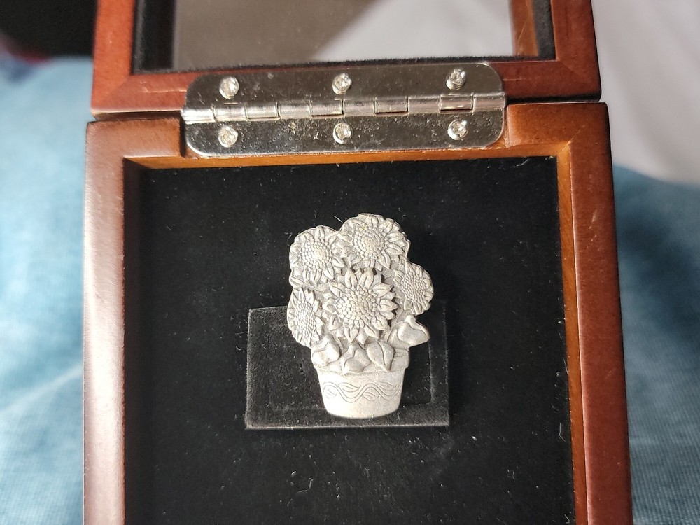 2006 Birds And Blooms Limited Edition Sunflower Pot Pewter Pin