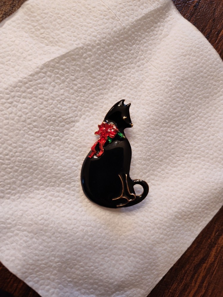 Nice VTG VERO Brooch Pin BLACK ENAMEL CHRISTMAS KITTY CAT With Red Bow Signed