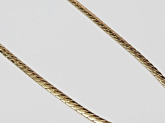 COOL 1980s 13-14k Multi-Tone Gold Herringbone Diamond Pave’ Chevron 16″ Necklace