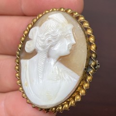 Vtg Carved Shell Cameo Brooch Twisted Rope Ribbon Rim Edge GF 1.50”x1.25” NICE!