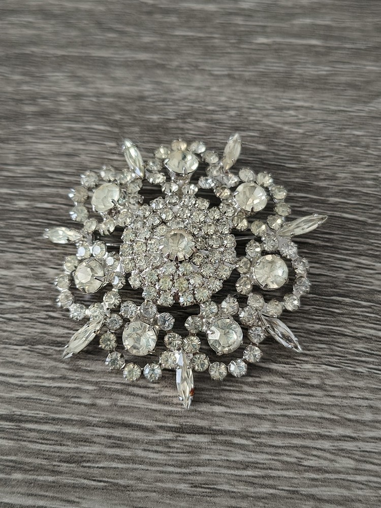 Weiss Brooch Pin Crystal Starburst snowflake Vintage 2.25″