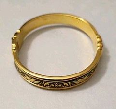 Vintage Damascene Bird Spring Hinged Bracelet Ornate Gold Tone & Black 6-3/4″