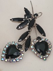 Julianna D&E Book Piece Heart Flower Brooch Rhinestone Aurora Borealis M9