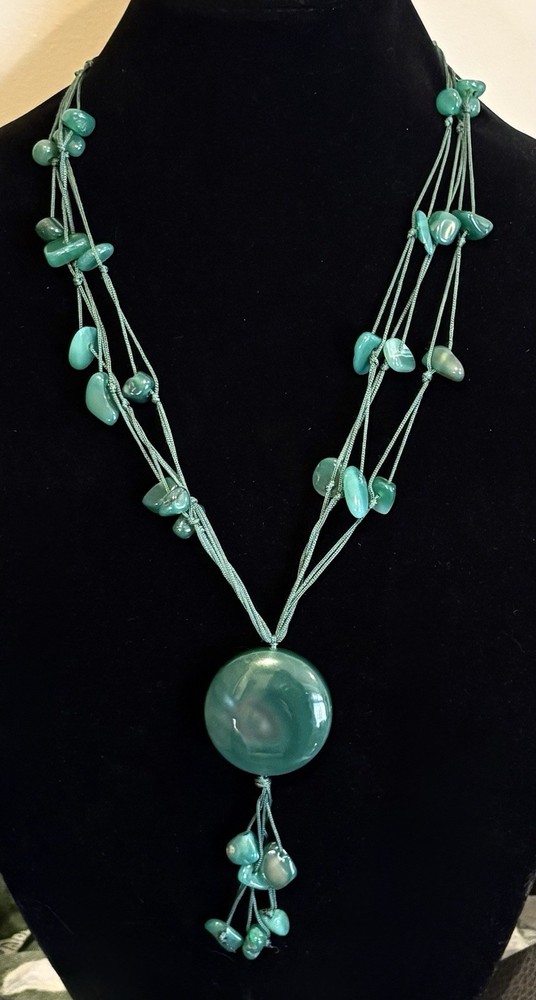 Vintage Asian Green Stone Disk Pendant Hand Knotted Beaded Necklace 24”