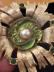 Rare Vintage EDLEE Green Art Glass Pearl Rhinestone Chunky Gold Tone Brooch 1947
