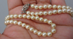 Vintage Cream Faux Pearl Necklace 1950s Single Strand Filigree Box Clasp 22.5″