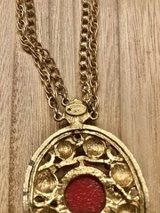 Vintage Celebrity NY Gold Tone Double Chain Pendant Moroccan Matrix Necklace.