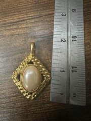 LR Pendant Gold Tone & Faux Pearl 1 3/4″ L × 1 1/8″ W Vintage EUC free Ship