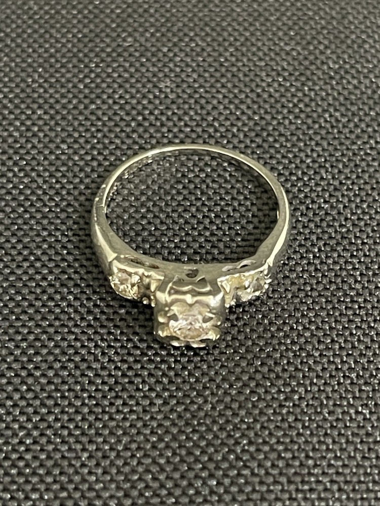 Vintage ENCORE 14K White Gold Ring 3 Clear Stones 2.4g Size 6.5 READ DESCRIPTION