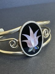 Vintage Sterling Silver Black Onyx Shell Inlay Flower Floral Cuff Bracelet