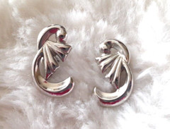 Vintage 1970’s Sterling Silver 925 Ribbon 1″ Screw Back Earrings Beautiful