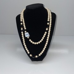 NWT faux pearl black glass bead necklace vintage Long 1 Piece Gold Tone Beads