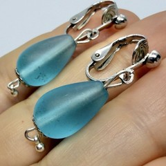 Vtg Frosted Blue Glass Teardrop Silvertone Bead Dangle Earrings Clip-on