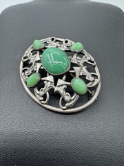 LARGE NAPIER 1920s SILVER JELLY BELLY GREEN CABACHON BROOCH PIN Chrysoprase ?