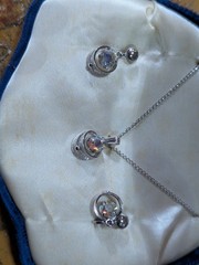 Vintage Dixelle Aurora Borealis Necklace Earrings Set NOS Original Box Unworn