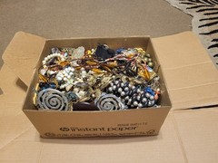 vintage-to Now-BROKEN -REAL JUNK-ALL NOT WEARABLE-GOLD TONE-jewelry Lot- 14 Lb