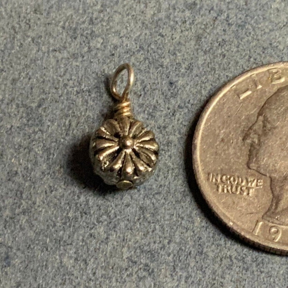 Tiny Flower Pendant Charm Silver Retro BoHo Vintage Classic Soft Girl Cottage