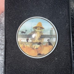 P. Buckley Moss Society Membership Pin | 2008 | Fall Friends Original Case#43668