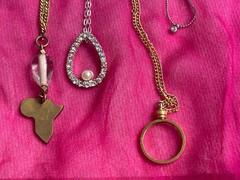Estate Find All Wearable Pendant Necklaces Jewelry Lot Of 7 Gold /Silver Tone