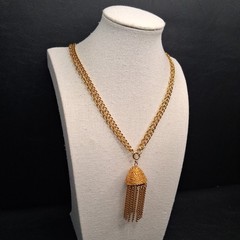 Vintage Double Chain Necklace Whit Tassel Pendant Gold Tone. 17.367