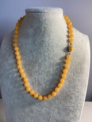 VINTAGE INCREDABLE HAND KNOTTED AMBER GLASS BEAD NECKLACE MUST SEE NO RESERVE