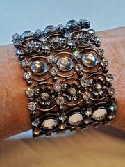 Vtg 60’s Rhinestone Crystal Stretch Cuff Bracelet 2″