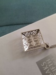 Vintage ZRW jewelers design Filigree 10k/ 3.03 grams ..