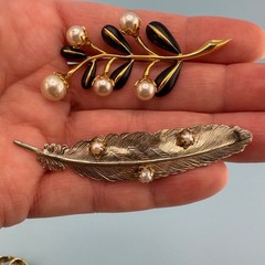 Vintage Brooch Lot Gold Tone Faux Pearl Leaf Branch Feather Some Signed
